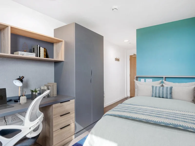 canvas-walthamstow-gold (3)