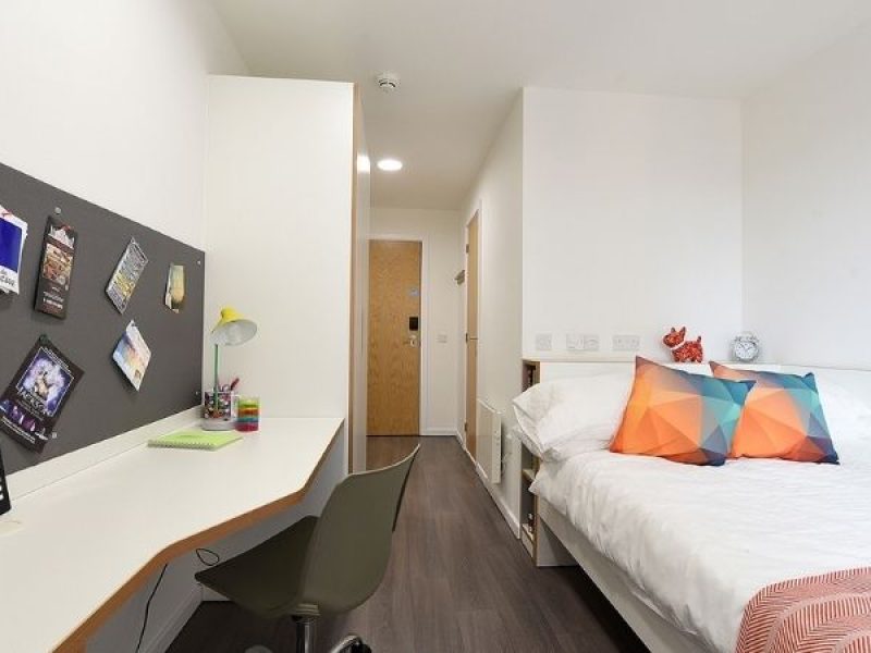 dobbies-point-glasgow-bronze-ensuite-min