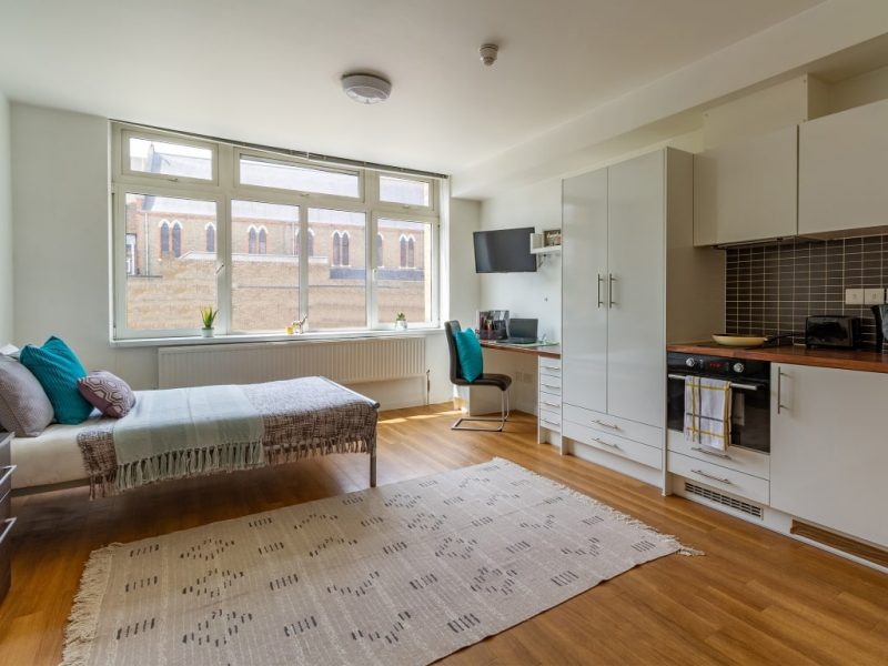 student-accommodation-london-garrow-house-gold-studio-2-min